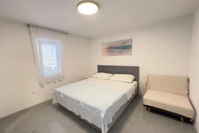 One bedroom apartment with sea view (1)