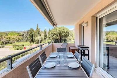 Wohnung in Le Lavandou mit Poolzugang