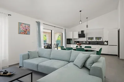 Three Bedroom Villa with Swimming Pool