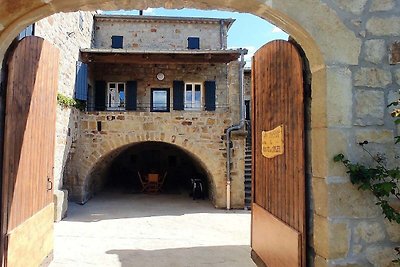 Maison attraente a Sanilhac con giardino