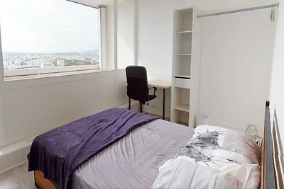 Privates Zimmer in einer Wohngemeinschaft –...
