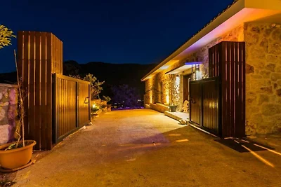 Villa in Kalkan mit Schwimmbecken