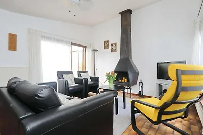 Geräumiges Ferienhaus in Waldnähe