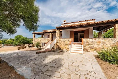 Villa a Pittulongu vicino Mare e Rocce