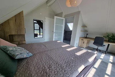 Villa in Balk met eigen steiger aan...