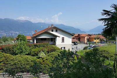 Villa a Castellveccana con piscina privata