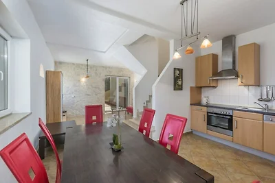 Ferienhaus in Novigrad mit Privatpool