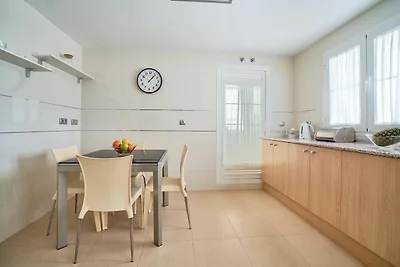 Wohnung mit Jacuzzi-Badewanne
