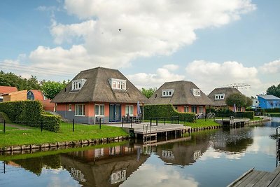 Huis met wasmachine, bij het Zuidlaardermeer