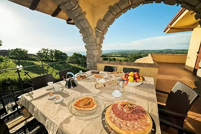Villa in Montefiascone mit Meeresstrand
