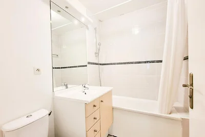 Helle und komfortable Wohnung · Zentrum des R...