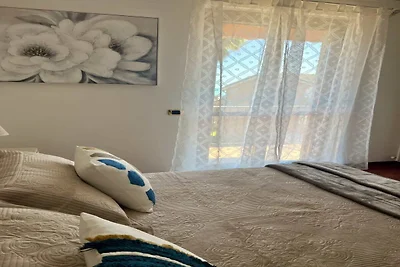 Elegante Villa mit Whirlpool und Aussicht