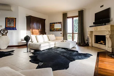 Villa in Siracusa mit Schwimmbecken
