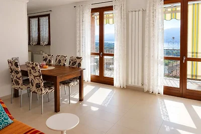 Splendido appartamento con piscina e vista...