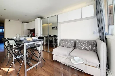 Renovierte Wohnung · Zentrale Lage · Balkon