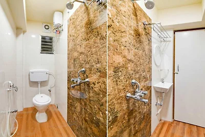 Super Townhouse Kaikhali vicino all'aeroporto