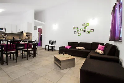 Ruim en rustig Srima-appartement