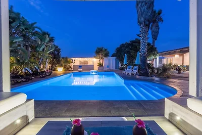 Luxurious coastal villa in Gallipoli