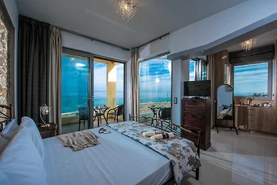 Spaziosa villa a Kato Gouves