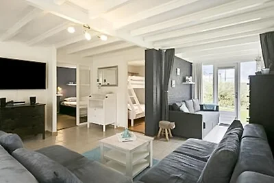 Holiday house in Ouddorp with 3 bedrooms