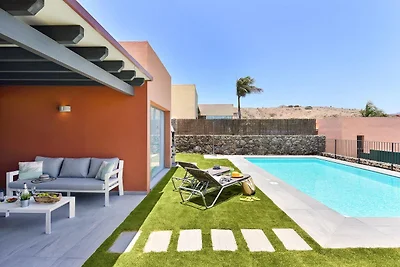 Villa residenziale nei resort di golf di...