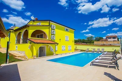 Villa in Porec mit Schwimmbecken