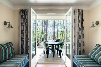 Ferienhaus in Lacanau nahe Strand & Pool