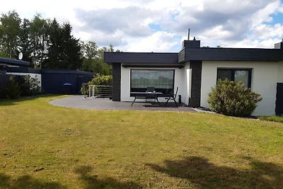 Bungalow in Suderburg met zwembad