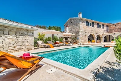 Villa in Vrsar met zwembad