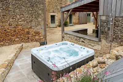 Casa vacanze rustica a Loubejac con jacuzzi