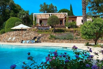 Ruhige Villa in Cogolin mit privatem Pool