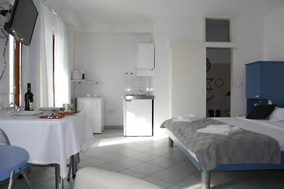 Studio Apartment 2
