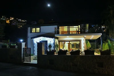 Villa in Kalkan mit Schwimmbecken