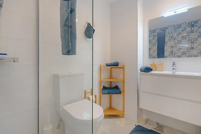 Beachside Penthouse with Rooftop Terrace &...