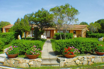 Ferienhaus in Porto Pollo mit Garten