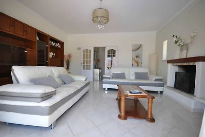 Geräumige Villa im Ferienort Vilamoura mit pr...