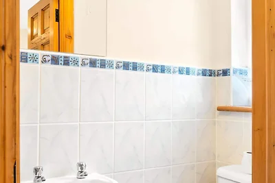 Cottage nahe Lough Mask mit Gartenblick