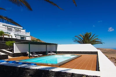 Ferienwohnung in Tias mit Schwimmbecken