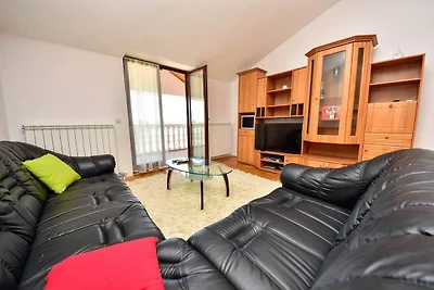 Rustige villa met 5 slaapkamers nabij Biograd