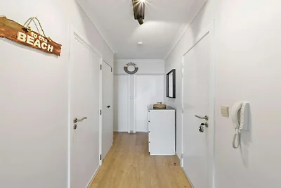 Modern 2-slaapkamerappartement met zeezicht.