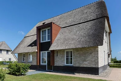 Villa mit zwei Saunen in Delfstrahuizen