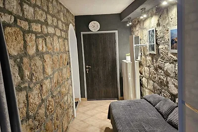 Apartments Diadora - Studio apartment Stone