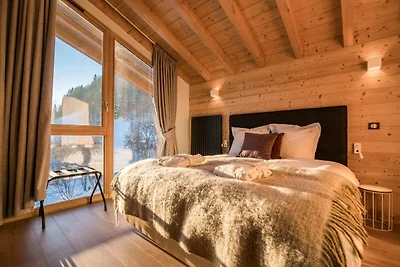 Eleganter Rückzugsort in den Alpen in der Geg...