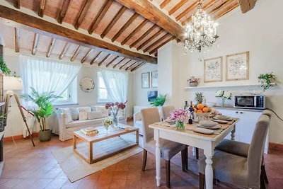 Bauernhaus in Lucca mit Weingut und Pool