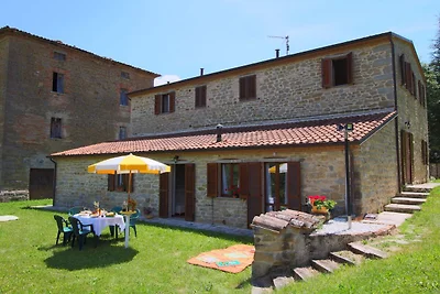 Gemütliches Landhaus in Apecchio mit Pool