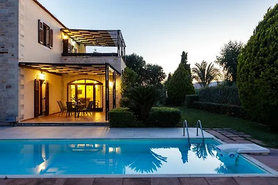Villa in Adelianos Kampos