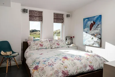 Cottage nella riserva naturale di South Walne...