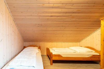 Ferienhaus mit Terrasse und Balkon