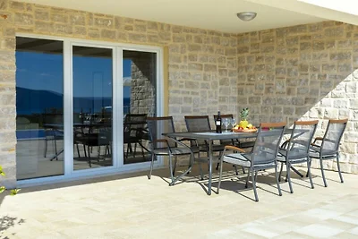Villa in Krk mit Schwimmbecken