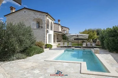 Villa mit 4 Schlafzimmer